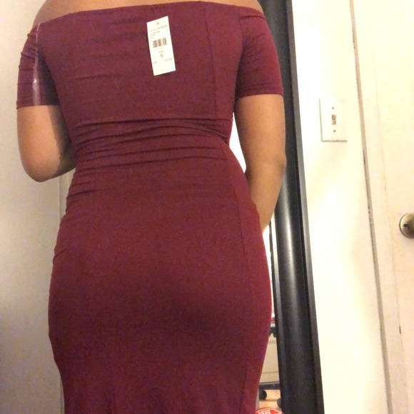 A wine dress - Picture 5 of 8